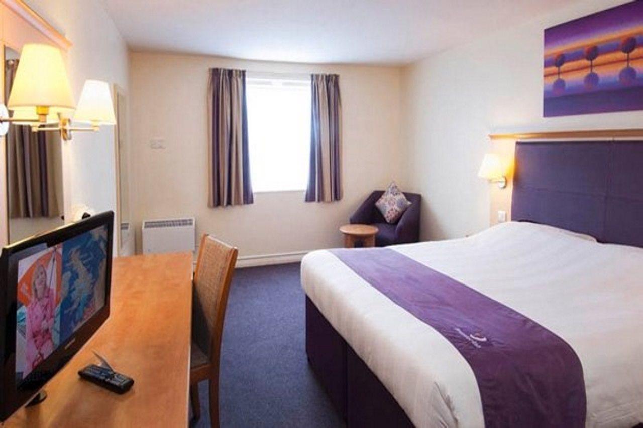 Premier Inn Kilmarnock Bagian luar foto