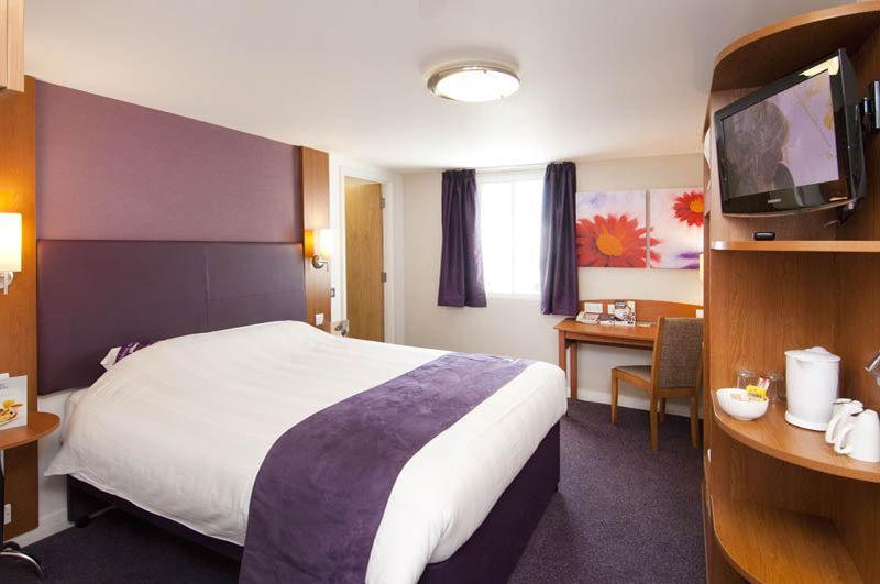 Premier Inn Kilmarnock Bagian luar foto